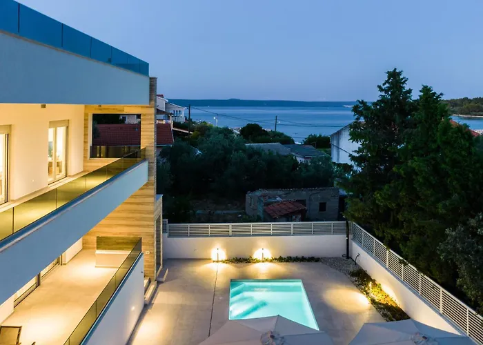 Beautiful In * Ждрелац