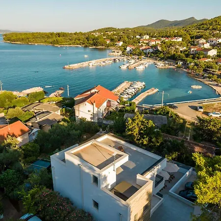 Beautiful In * Ždrelac