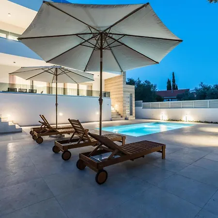 Feriehus Beautiful In Ždrelac